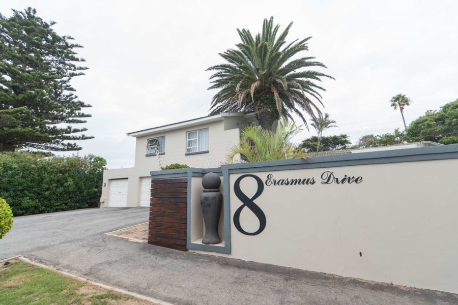 8 Bedroom Property for Sale in Summerstrand Eastern Cape